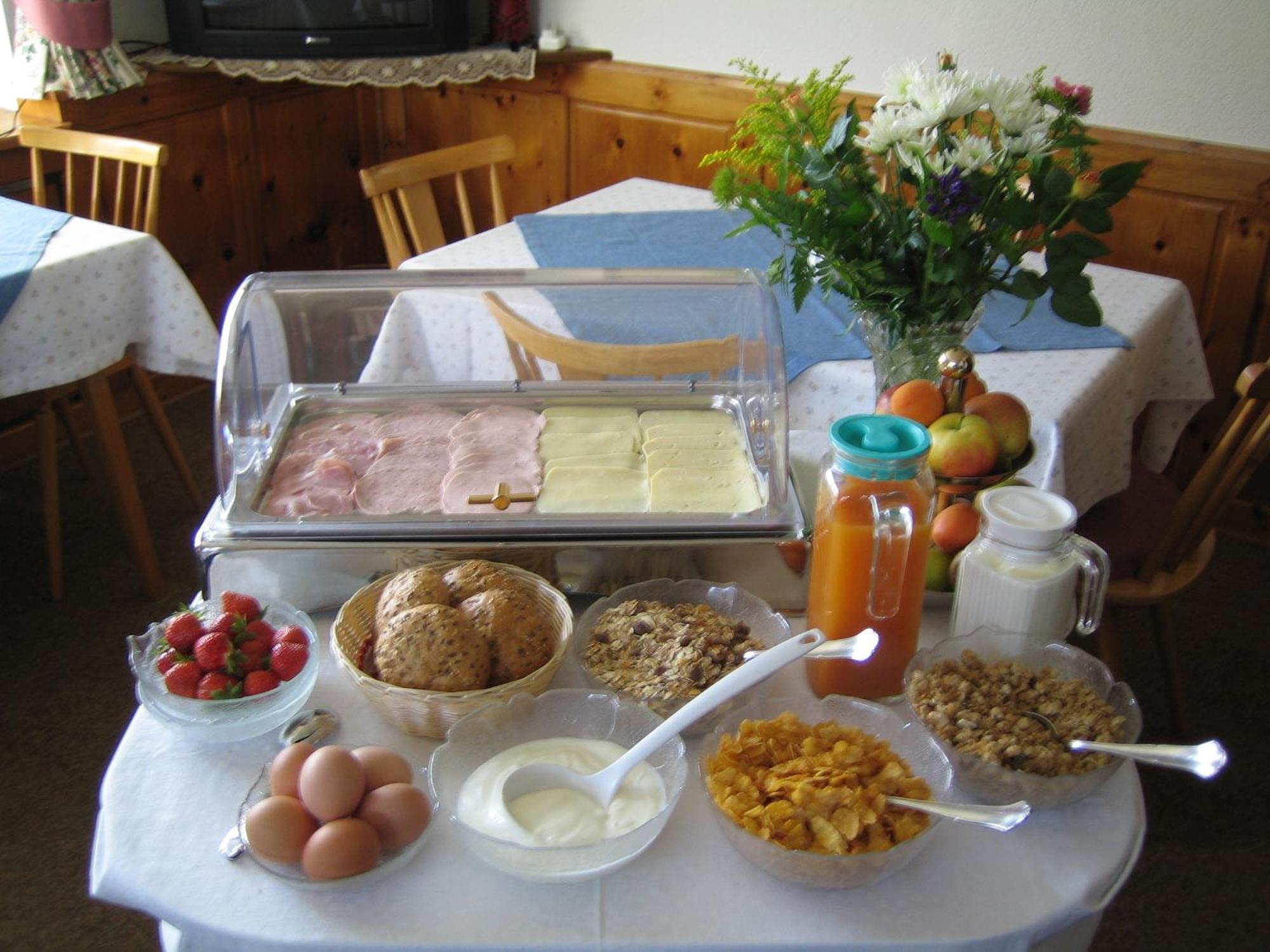 Haus Geiger Bed & Breakfast Scharnitz Bagian luar foto