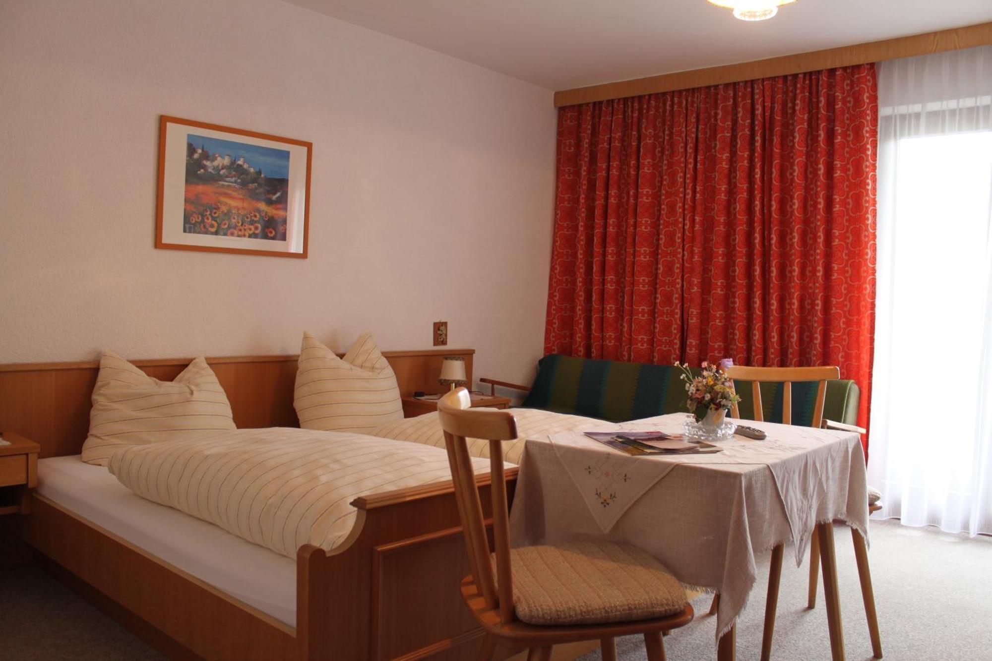 Haus Geiger Bed & Breakfast Scharnitz Bagian luar foto