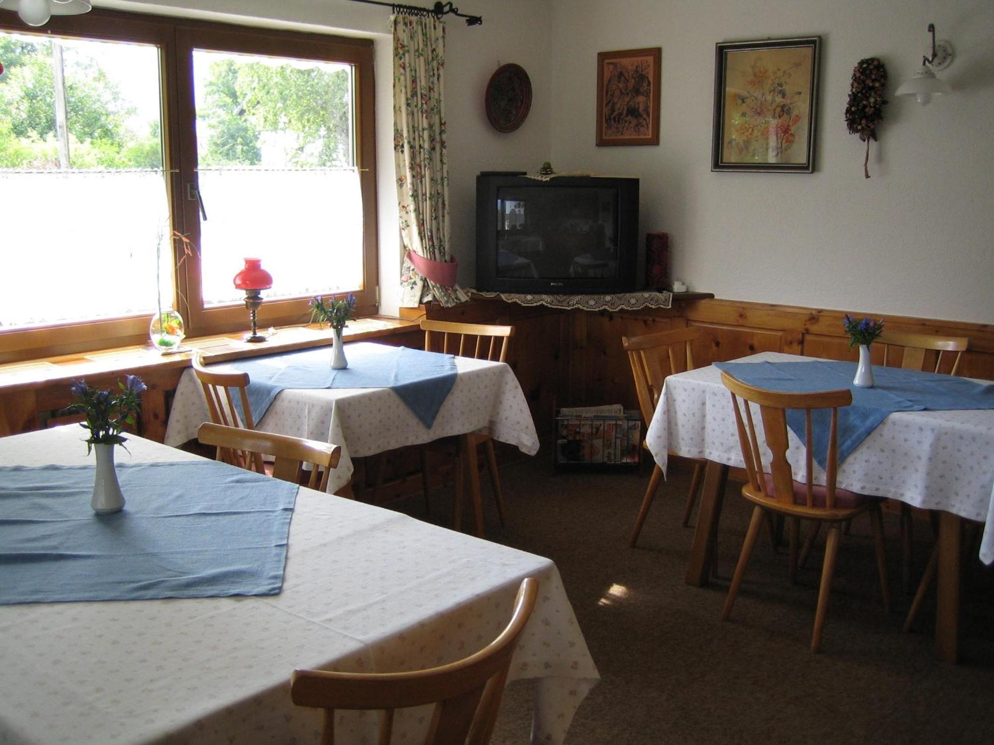 Haus Geiger Bed & Breakfast Scharnitz Bagian luar foto