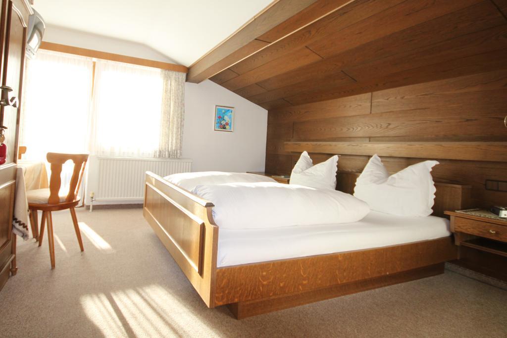 Haus Geiger Bed & Breakfast Scharnitz Bagian luar foto