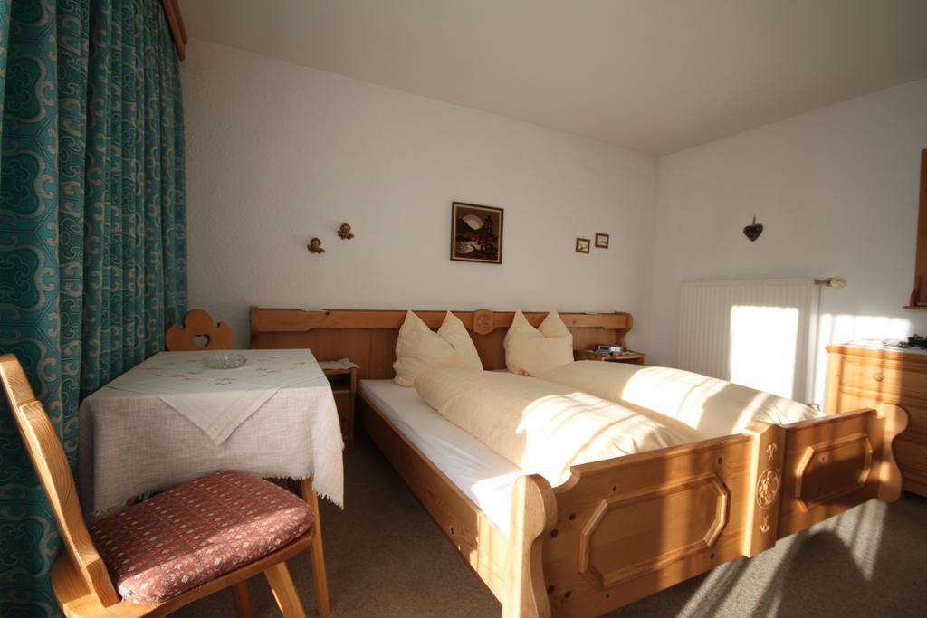 Haus Geiger Bed & Breakfast Scharnitz Bagian luar foto