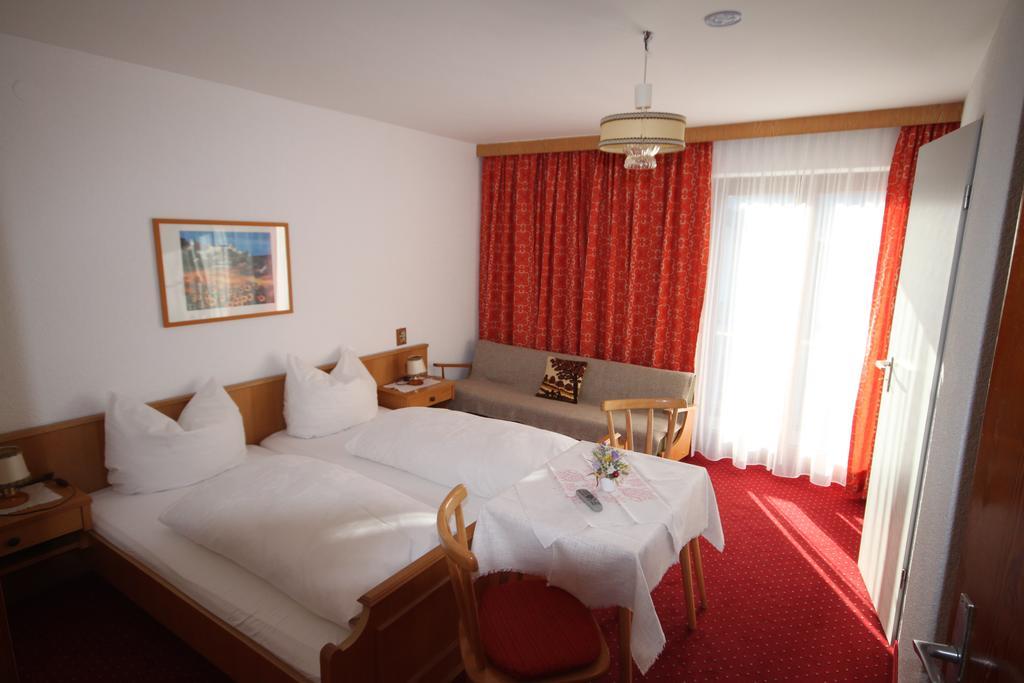 Haus Geiger Bed & Breakfast Scharnitz Bagian luar foto