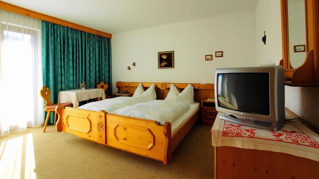 Haus Geiger Bed & Breakfast Scharnitz Ruang foto