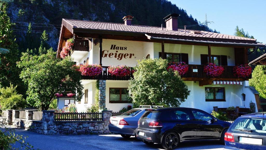 Haus Geiger Bed & Breakfast Scharnitz Bagian luar foto