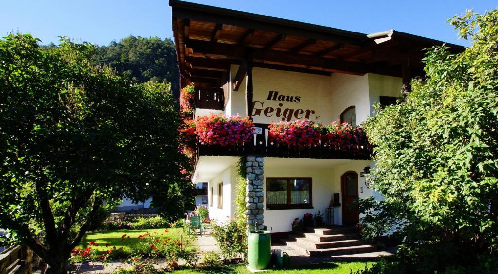 Haus Geiger Bed & Breakfast Scharnitz Bagian luar foto
